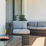 Lux Wellness By The River By Renters Prestige Apartmanhotel 4*