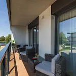 Lux Wellness By The River By Renters Prestige 4*