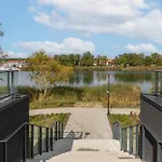 Lux Wellness By The River By Renters Prestige