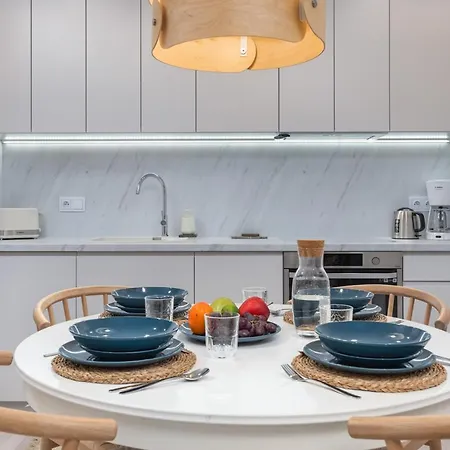 Lux Wellness By The River By Renters Prestige