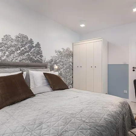 Апарт-отель Lux Wellness By The River By Renters Prestige