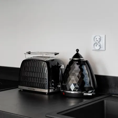 Lux Wellness By The River By Renters Prestige