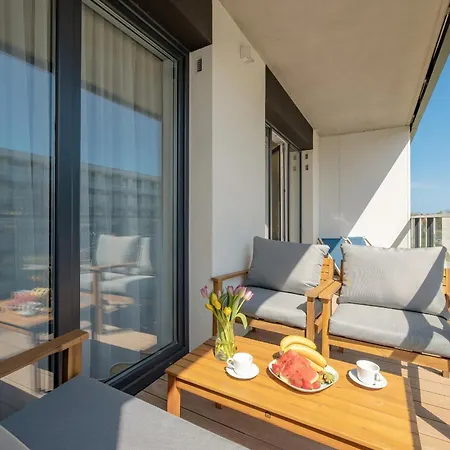Lux Wellness By The River By Renters Prestige 公寓式酒店 4*